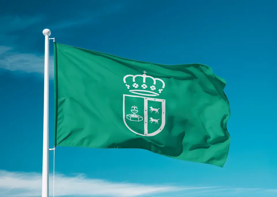 Bandera de Fuensalida con el nuevo escudo